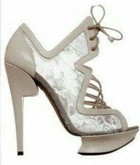 Scarpe....strane e improponibili - 4