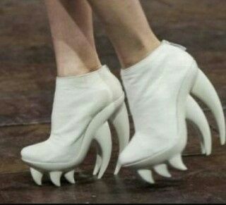Scarpe....strane e improponibili - 8