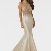 Cosa alta, scollo halter e velo - 1