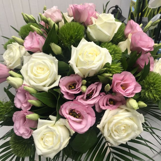 Bouquet Sposa rose e lisanthius - 1