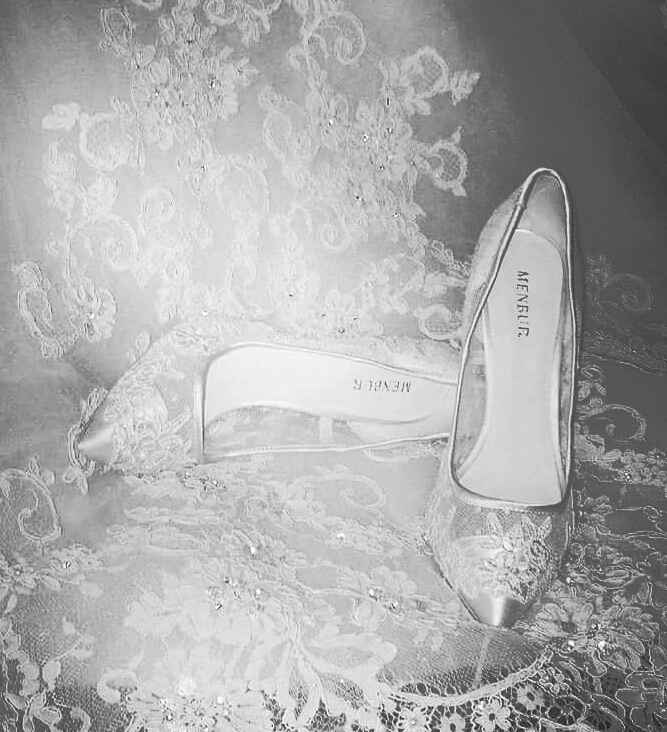 Scarpe in pizzo trovate! - 1