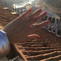 E ora mostraci una foto del tuo anello di fidanzamento! - 1