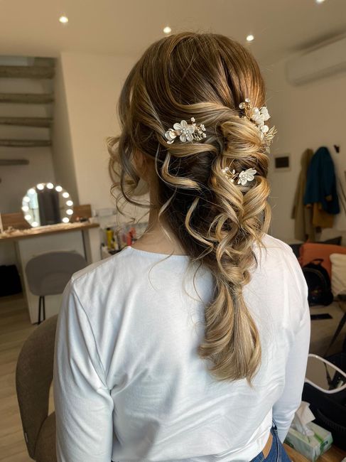 Dubbi sull'acconciatura: cosa mi consigliate per un matrimonio stile bohèmien? 1