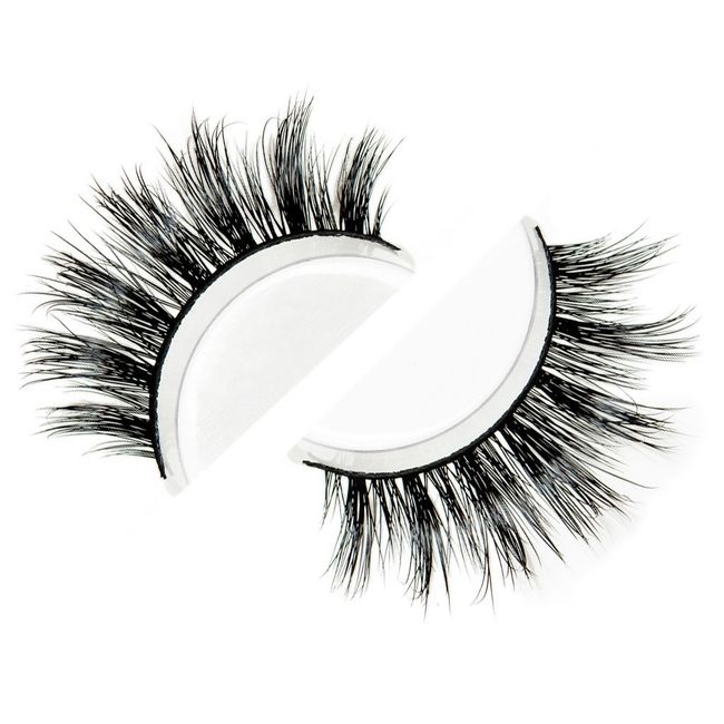 della Lilly Lashes