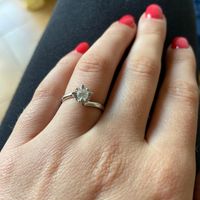 E ora mostraci una foto del tuo anello di fidanzamento! - 1