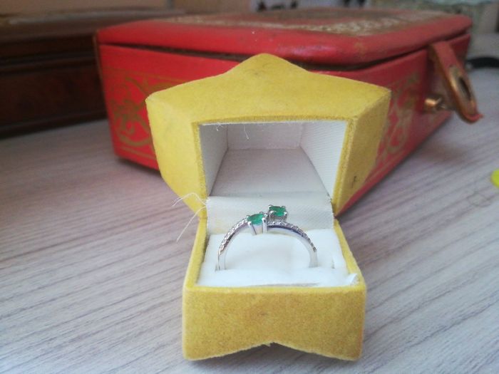 Parlaci del tuo anello di fidanzamento e scarica il regalo 8