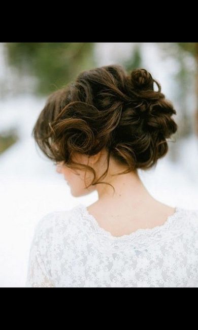 Acconciatura semi taccolta - 2