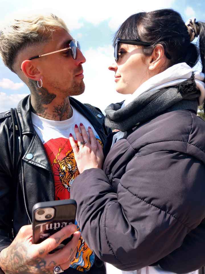 Ma tu? Ehm.. sei per caso.. quella persona li? 🤔 - 1