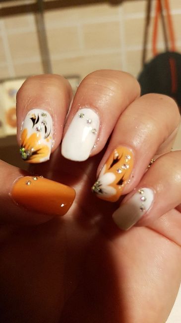 Scegli la manicure che preferisci e scopri quale principessa Disney sei 👸 - 1