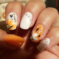 Scegli la manicure che preferisci e scopri quale principessa Disney sei 👸 - 1