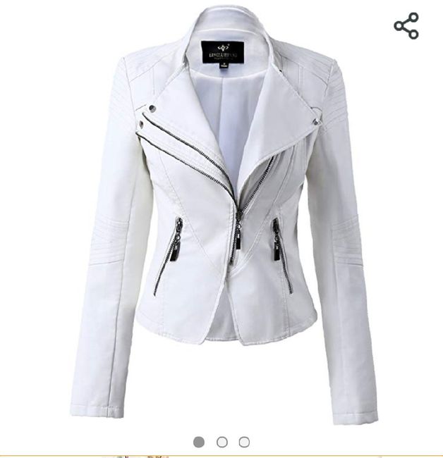 Chiodo bianco e scarpe rock - 4