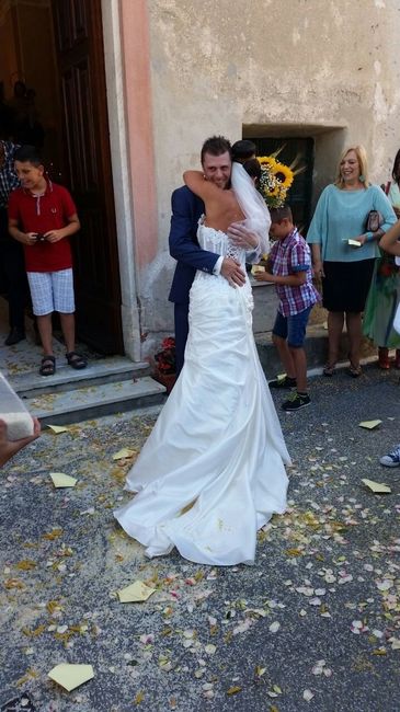 all'uscita dalla chiesa