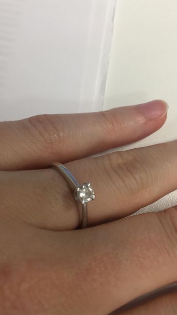 E ora mostraci una foto del tuo anello di fidanzamento! - 1