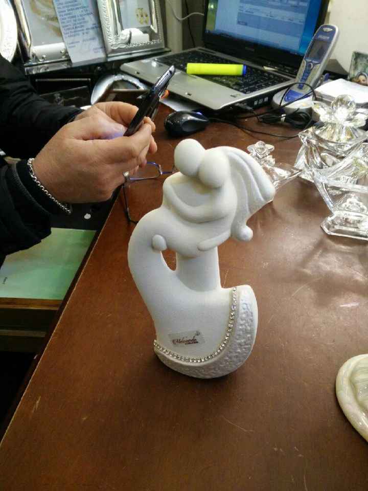 Scelta tra due bomboniere - 1