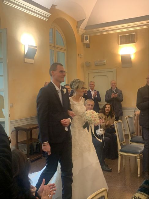 Accompagnata dal papà e dal figlio 1