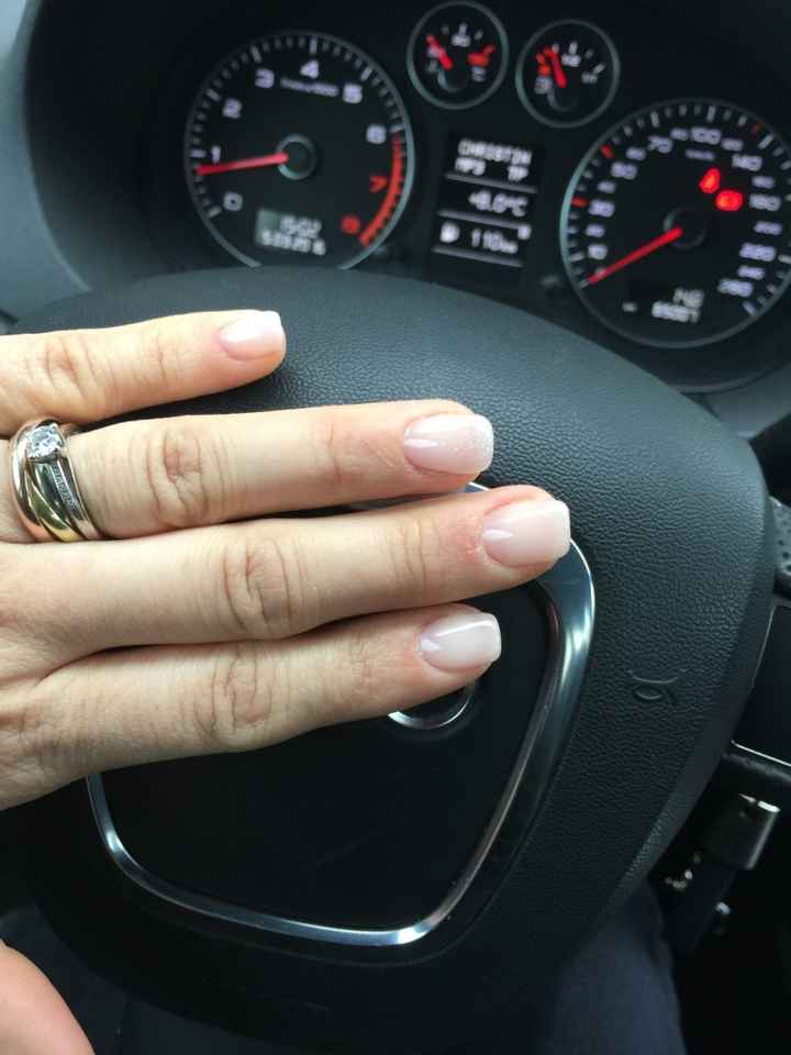 Mi fate vedere le vostre attuali unghie? - 1