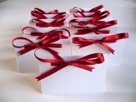 cavalierini bianchi e rossi