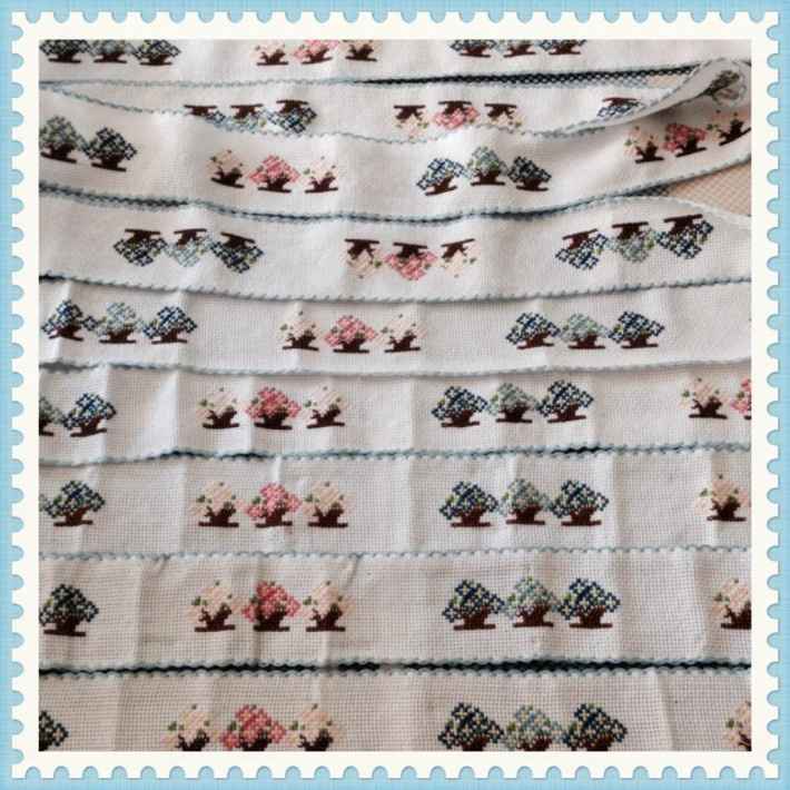 bordini a punto croce che cucirò ai lenzuolini