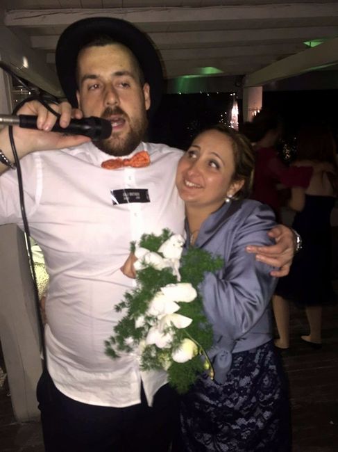al matrimonio di mia sorella, dopo aver preso il bouquet!!!!