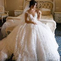 Lo scollo del tuo vestito: aperto o chiuso? - 1