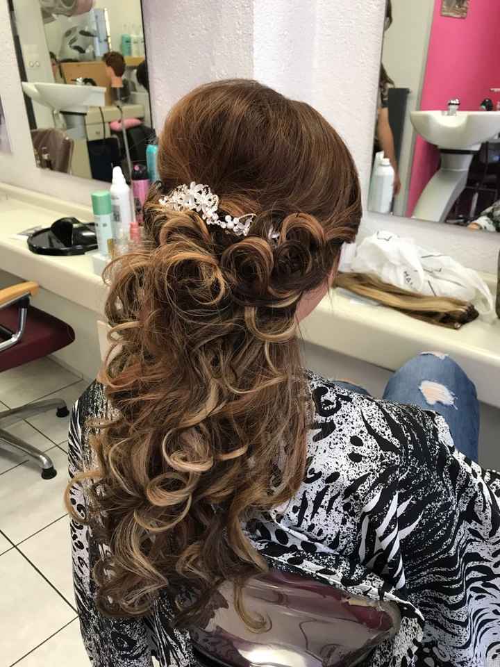 Ed anche l'acconciatura c'è !! - 1