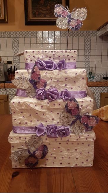La mia torta portabuste *_* l'adoroooo ^_^ - 3