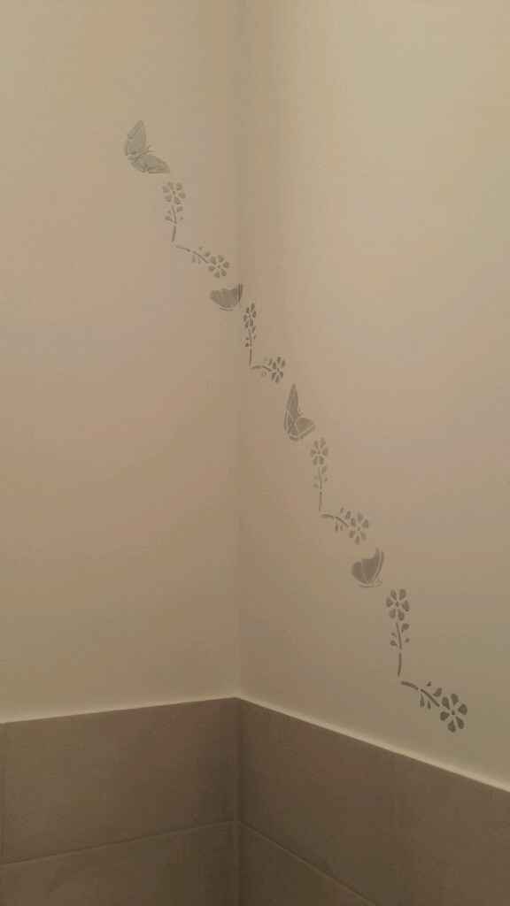 La nostra casetta in fase pittura ^_^ - 5