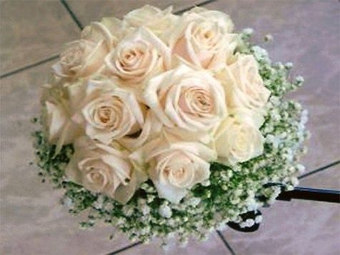 Bouquet Sposa Nebbiolina E Rose.Bouquet Sposa Rose Bianche Orchidee E Pizzo Organizzazione