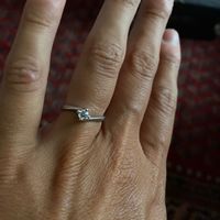 E ora mostraci una foto del tuo anello di fidanzamento! - 1