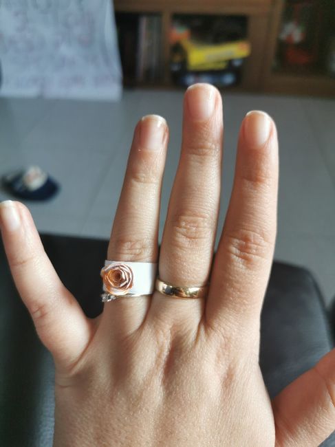 E ora mostraci una foto del tuo anello di fidanzamento! 1