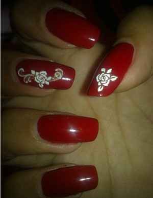 Nail art sposa: rose