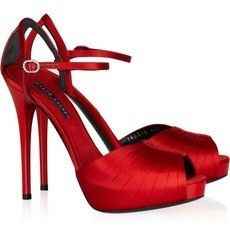 Mi fate vedere le vostre scarpe? - 1