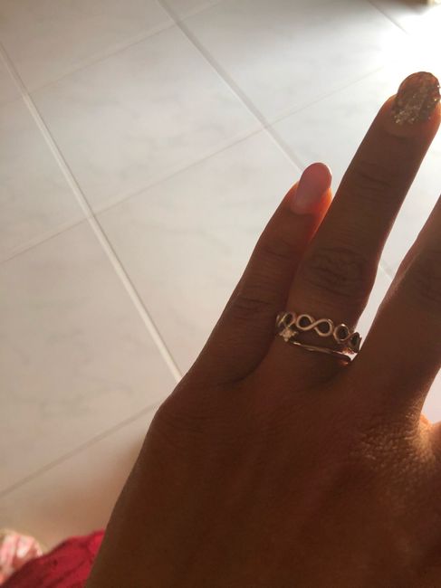 E ora mostraci una foto del tuo anello di fidanzamento! 4