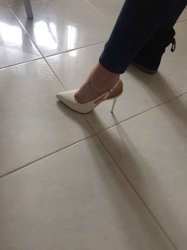 Ecco le mie scarpe ed il mio vestito - 1