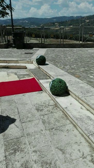 Fiori fuori chiesa - 2