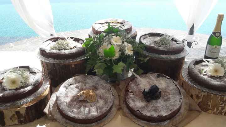 Composizione di torte nuziali...i cake topper sono le riproduzioni dei nostri gatti!