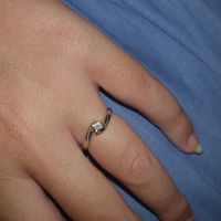 E ora mostraci una foto del tuo anello di fidanzamento! - 1