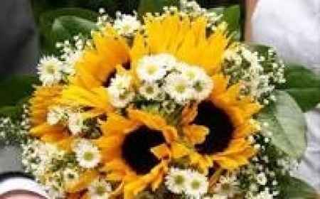 Addobo floreale nella chiesa - 3