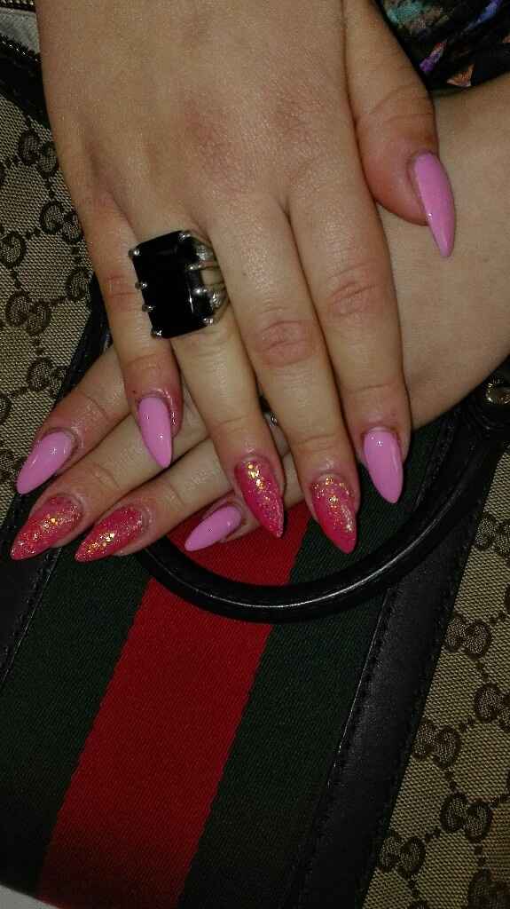 Mi fate vedere le vostre attuali unghie? - 1