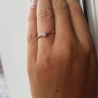 E ora mostraci una foto del tuo anello di fidanzamento! - 1