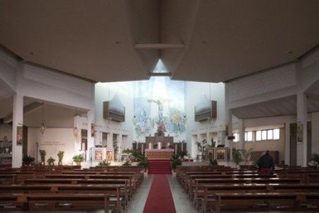 L'interno della chiesa