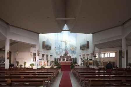 L'interno della chiesa