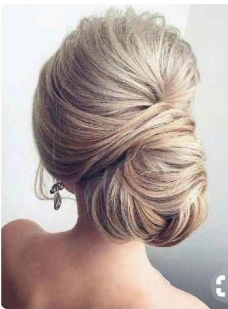  Acconciatura e fermagli, fiori, punti luce, tiara... - 1