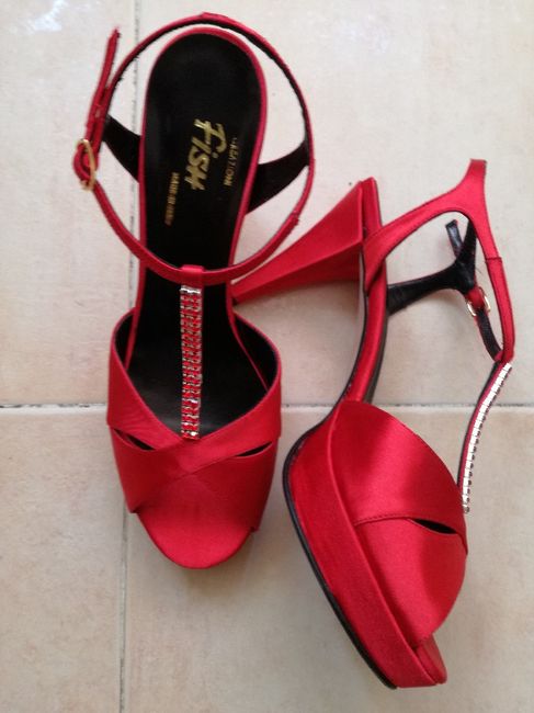  Scarpe rosse - 1