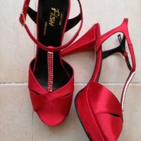  Scarpe rosse - 1