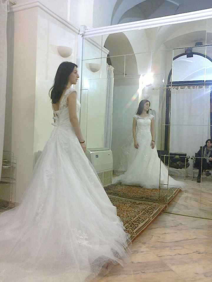 Mi fate vedere i vostri abiti? - 1