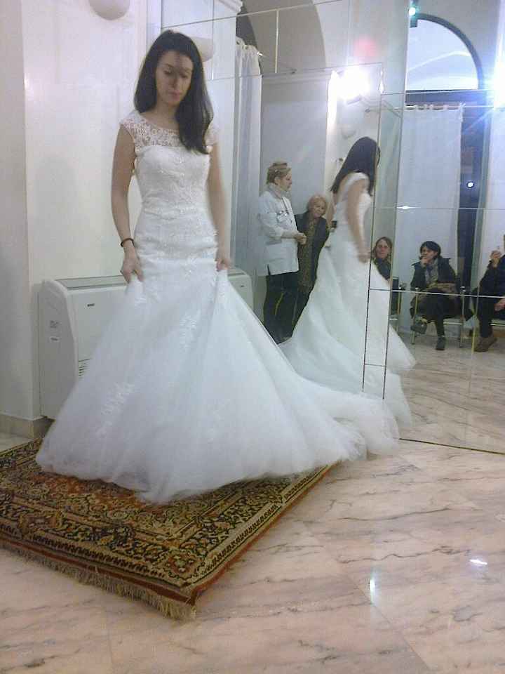 Mi fate vedere i vostri abiti? - 2