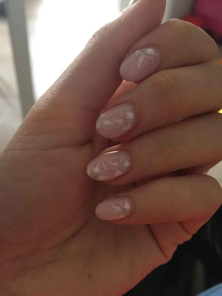 Foto unghie con gel per sposa - 1