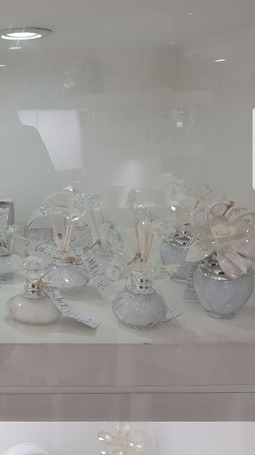 Forse forse ci sono le bomboniere....🤦🏻‍♀️ - 2