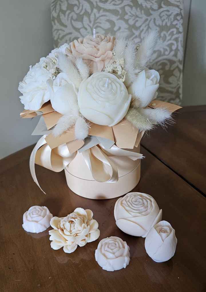 Bouquet di fiori di cera - 1